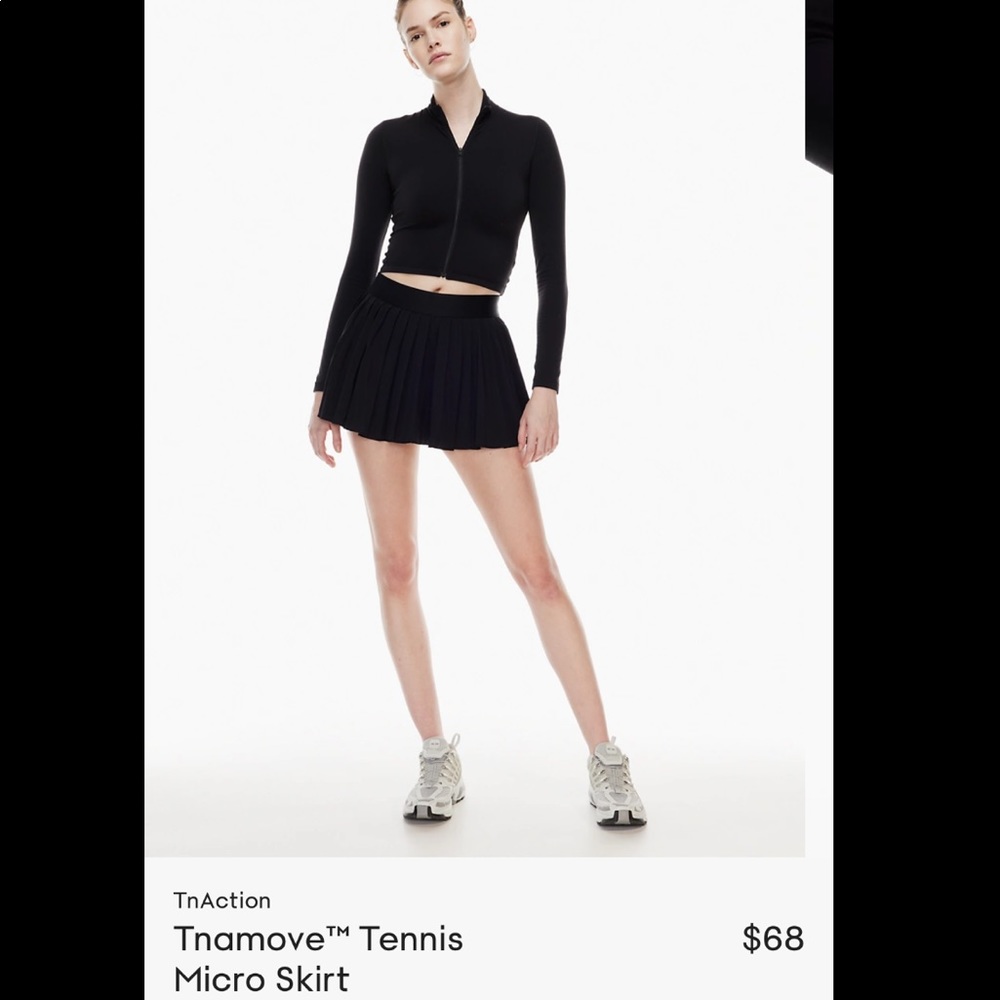 Aritzia TNA tennis skirt black size M